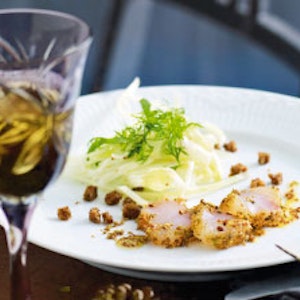https://dk-femina-backend.imgix.net/media/websites/femina-dot-dk/website/jul/mad/2012/11/1248-julemiddag/1248-julemiddag-1-torsk-copy-2.jpg?ixlib=vue-2.9.1&auto=format&width=300&height=300&fit=crop&fp-x=0.5&fp-y=0.5