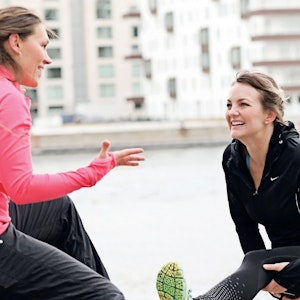 https://dk-femina-backend.imgix.net/media/websites/femina-dot-dk/website/kvindeloeb/tips-og-udstyr/2013/04/1316-karen-loeber/1316-karen-loeber-copy.jpg?ixlib=vue-2.9.1&auto=format&width=300&height=300&fit=crop&fp-x=0.5&fp-y=0.5