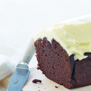 https://dk-femina-backend.imgix.net/media/websites/femina-dot-dk/website/mad/desserter/2013/03/1311-chokoladekage-med-bloed-smoercreme/1311-chokoladekage-med-smoercreme-copy-2.jpg?ixlib=vue-2.9.1&auto=format&width=300&height=300&fit=crop&fp-x=0.5&fp-y=0.5