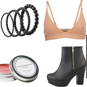 https://dk-femina-backend.imgix.net/media/websites/femina-dot-dk/website/mode/favoritter/2012/08/1233-camilla-favorit/1233-camilla-favorit-art.jpg?ixlib=vue-2.9.1&auto=format&width=300&height=300&fit=crop&fp-x=0.5&fp-y=0.5
