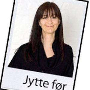 https://dk-femina-backend.imgix.net/media/websites/femina-dot-dk/website/mode/makeover/2012/09/1237-ny-kvinde-jytte/1237-ny-kvinde-foer-swi.jpg?ixlib=vue-2.9.1&auto=format&width=300&height=300&fit=crop&fp-x=0.5&fp-y=0.5