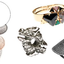 https://dk-femina-backend.imgix.net/media/websites/femina-dot-dk/website/mode/sko-og-accessories/2012/11/1244-statement-smykker/1244-smykker-swi.jpg