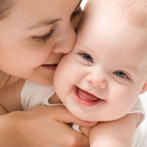 https://dk-femina-backend.imgix.net/media/websites/mama/brevkasse/bk-artikler-fra-nov-13/nybabyprim.jpg?ixlib=vue-2.9.1&auto=format&width=300&height=300&fit=crop&fp-x=0.5&fp-y=0.5