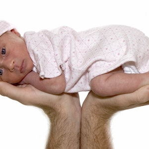 https://dk-femina-backend.imgix.net/media/websites/mama/foedsel/foer-april-2013/2012-05-kejsersnit-pri.jpg?ixlib=vue-2.9.1&auto=format&width=300&height=300&fit=crop&fp-x=0.5&fp-y=0.5