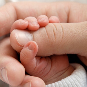 https://dk-femina-backend.imgix.net/media/websites/mama/gravid/gravid-veer/nyfoedtprim.jpg?ixlib=vue-2.9.1&auto=format&width=300&height=300&fit=crop&fp-x=0.5&fp-y=0.5