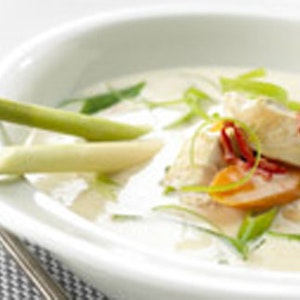https://dk-femina-backend.imgix.net/media/websites/mama/mad/2014/november/thaisuppe612.jpg?ixlib=vue-2.9.1&auto=format&width=300&height=300&fit=crop&fp-x=0.5&fp-y=0.5