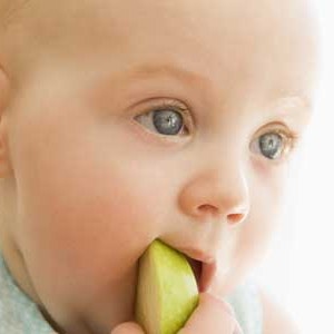 https://dk-femina-backend.imgix.net/media/websites/mama/mad/barnmedsnackprim.jpg?ixlib=vue-2.9.1&auto=format&width=300&height=300&fit=crop&fp-x=0.5&fp-y=0.5