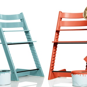 https://dk-femina-backend.imgix.net/media/websites/mama/promotions/galleri-stokke-promotion/stokke-galleri/tripp-trapp-with-children-1271823-bprim.jpg?ixlib=vue-2.9.1&auto=format&width=300&height=300&fit=crop&fp-x=0.5&fp-y=0.5