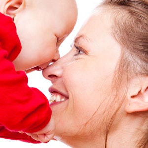 https://dk-femina-backend.imgix.net/media/websites/mama/tumlinge-1-3-aar/foer-april-2013/2012-05-gladbaby-prim.jpg?ixlib=vue-2.9.1&auto=format&width=300&height=300&fit=crop&fp-x=0.5&fp-y=0.5