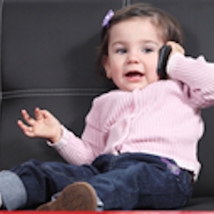 https://dk-femina-backend.imgix.net/media/websites/mama/tumlinge-1-3-aar/laer-dit-barn-at-tale-andet-til-tredje-leveaar/baby-talerprim.jpg?ixlib=vue-2.9.1&auto=format&width=300&height=300&fit=crop&fp-x=0.5&fp-y=0.5