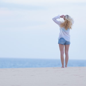 https://dk-femina-backend.imgix.net/media/websites/qmag-dot-dk/website/billeder-2015/marts/fortrydelser.jpg?ixlib=vue-2.9.1&auto=format&width=300&height=300&fit=crop&fp-x=0.5&fp-y=0.5