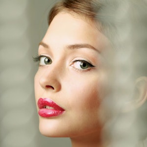 https://dk-femina-backend.imgix.net/media/websites/qmag-dot-dk/website/egangsbilleder-2013/september/2013-39-skonhed-p.jpg?ixlib=vue-2.9.1&auto=format&width=300&height=300&fit=crop&fp-x=0.5&fp-y=0.5