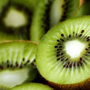 https://dk-femina-backend.imgix.net/media/websites/qmag-dot-dk/website/engangsbilleder-2012/juli/2012-29-kiwi-p.jpg?ixlib=vue-2.9.1&auto=format&width=300&height=300&fit=crop&fp-x=0.5&fp-y=0.5