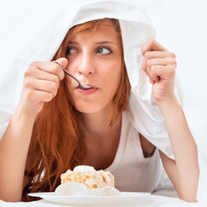 https://dk-femina-backend.imgix.net/media/websites/qmag-dot-dk/website/engangsbilleder-2014/august/emospisningprim.jpg?ixlib=vue-2.9.1&auto=format&width=300&height=300&fit=crop&fp-x=0.5&fp-y=0.5