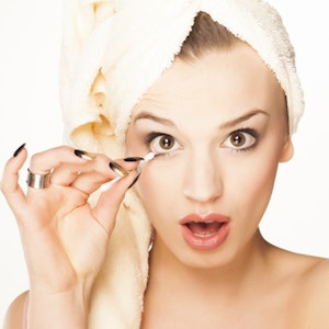 https://dk-femina-backend.imgix.net/media/websites/qmag-dot-dk/website/engangsbilleder-2014/maj/makeupfjerner-p.jpg?ixlib=vue-2.9.1&auto=format&width=300&height=300&fit=crop&fp-x=0.5&fp-y=0.5
