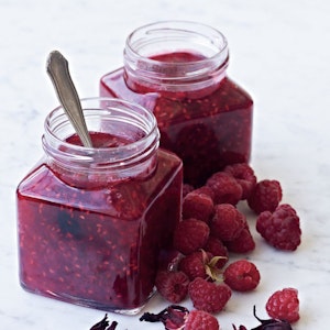 Hindbærmarmelade med ribs, lime og hibiscus
