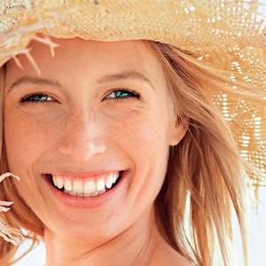 https://dk-femina-backend.imgix.net/storage_1/media/article/1320-solguide-copy.jpg?ixlib=vue-2.9.1&auto=format&width=300&height=300&fit=crop&fp-x=0.5&fp-y=0.5